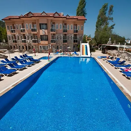 Flora Palm Hotell 4*