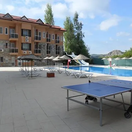 Flora Palm Hotell 4*