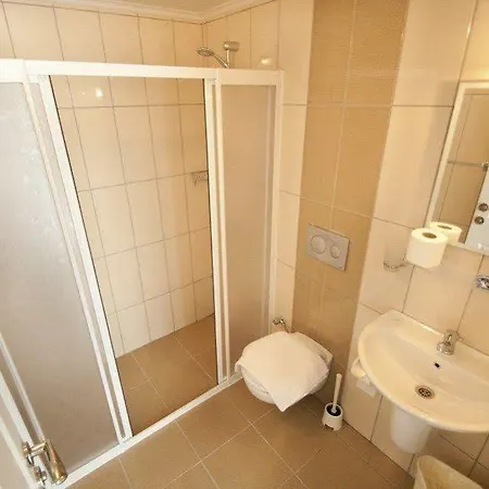 Hotell Flora Palm 4*