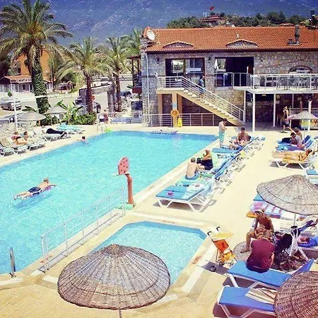 Flora Palm Hotell 4*